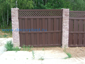 Vinyl Semi-Privacy Fence With Top Lattice DY106