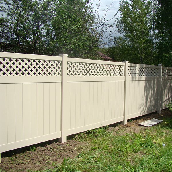 Privacy fence with top lattice DY002